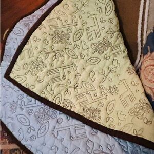 Like new- Baby Gap Reversible Jungle/ Giraffe Quilt